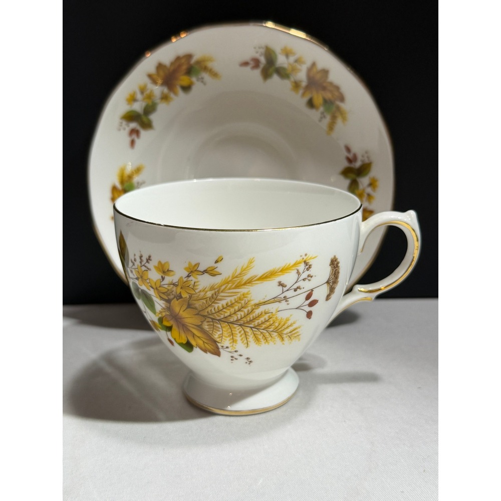 Queen Anne Bone China Teacup Saucer Set 8219 Autumn Maple Leaf Gold Gilt England